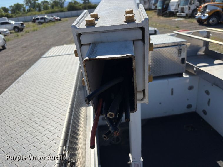 image for item YA3104 2017 Ford F450 Super Duty bucket truck