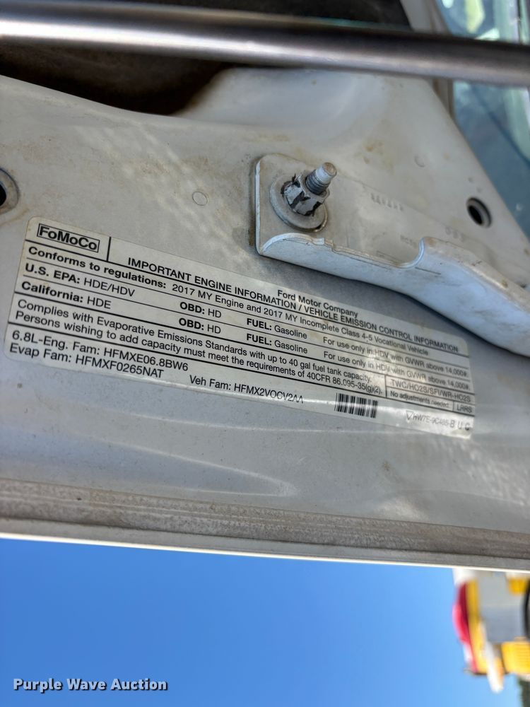 image for item YA3104 2017 Ford F450 Super Duty bucket truck