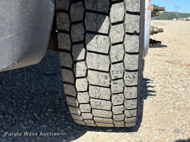 image for item YA3104 2017 Ford F450 Super Duty bucket truck