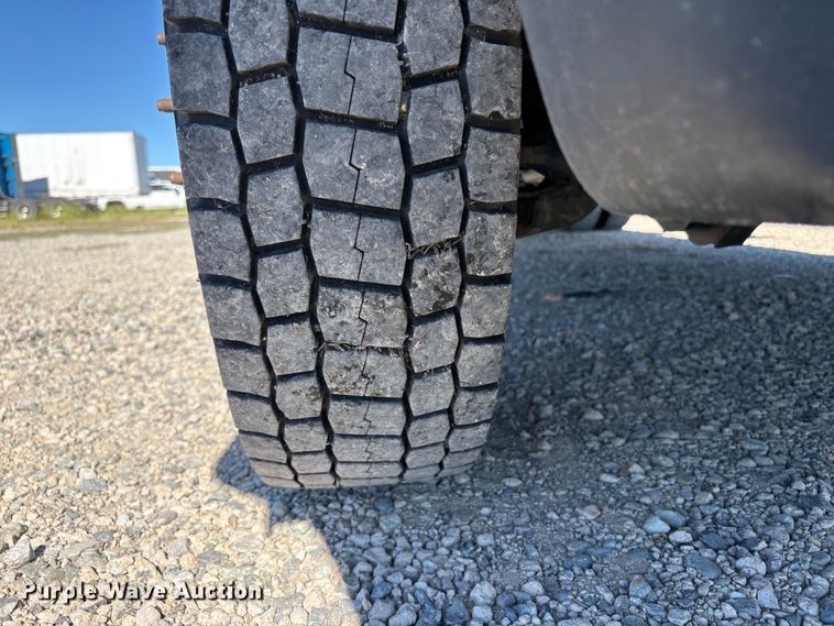 image for item YA3104 2017 Ford F450 Super Duty bucket truck