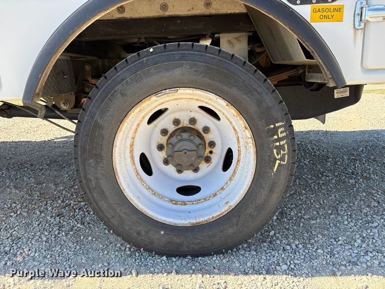 image for item YA3104 2017 Ford F450 Super Duty bucket truck