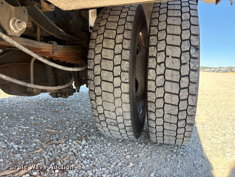 image for item YA3104 2017 Ford F450 Super Duty bucket truck