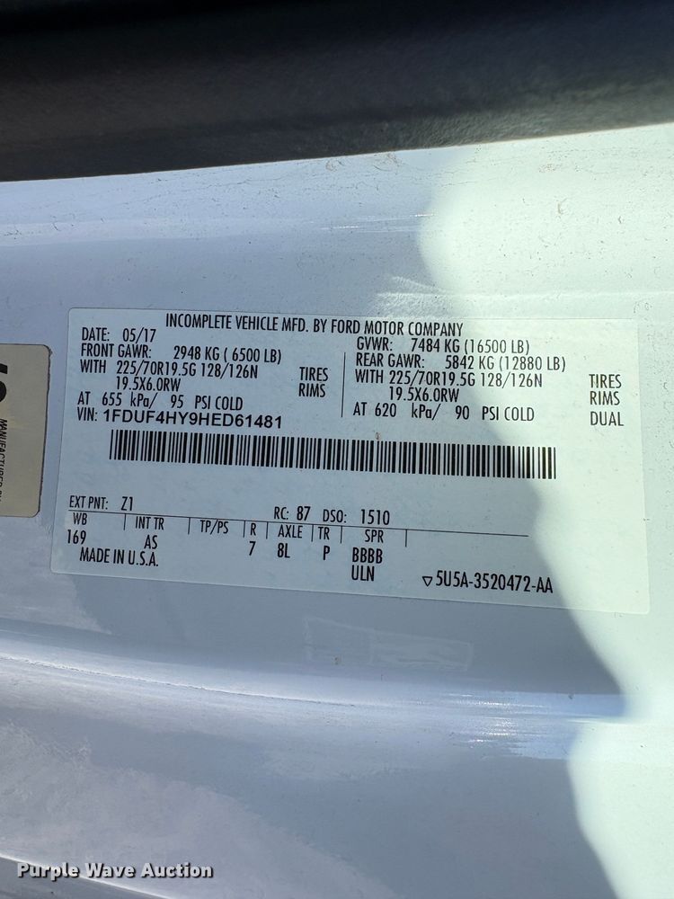image for item YA3104 2017 Ford F450 Super Duty bucket truck