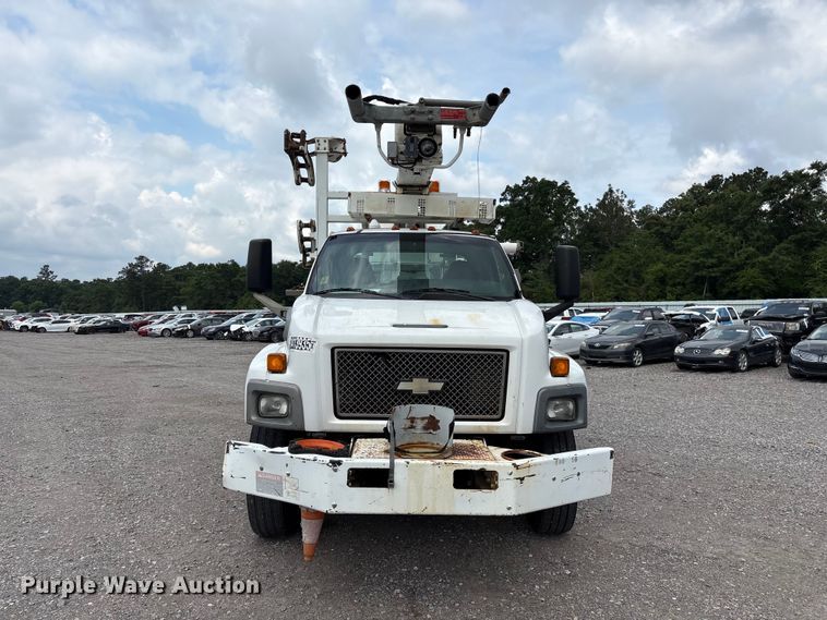 image for item YA3107 2006 Chevrolet C7500 cable placer bucket truck