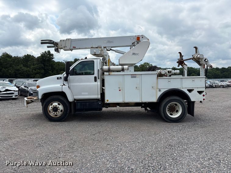 image for item YA3107 2006 Chevrolet C7500 cable placer bucket truck