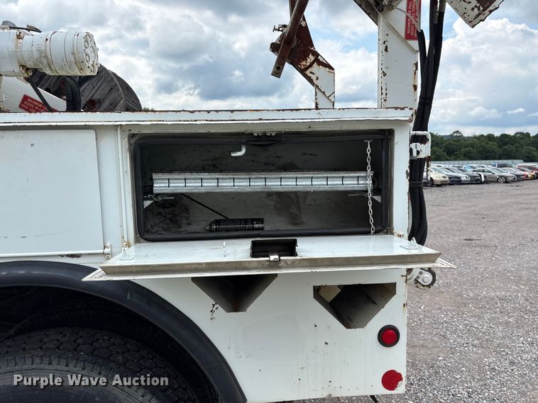image for item YA3107 2006 Chevrolet C7500 cable placer bucket truck