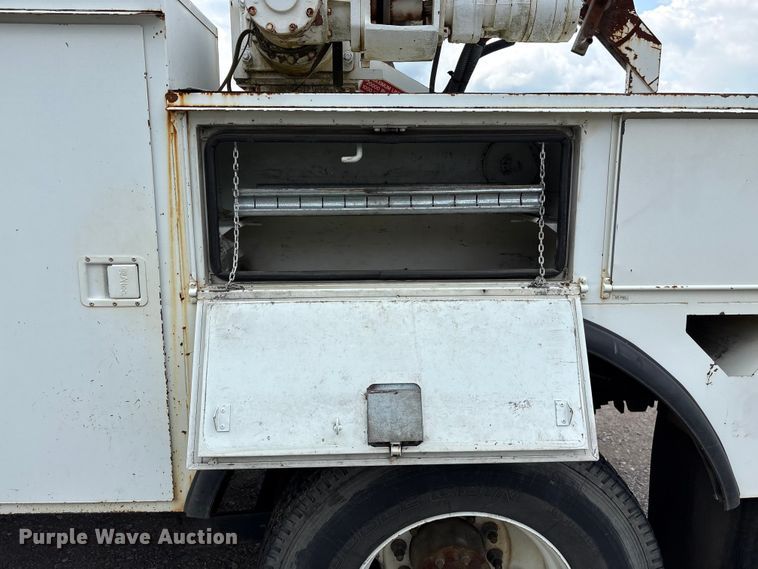 image for item YA3107 2006 Chevrolet C7500 cable placer bucket truck