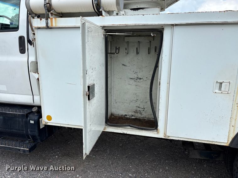 image for item YA3107 2006 Chevrolet C7500 cable placer bucket truck