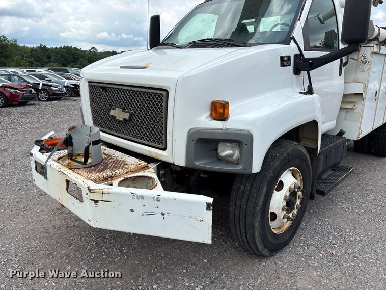 image for item YA3107 2006 Chevrolet C7500 cable placer bucket truck