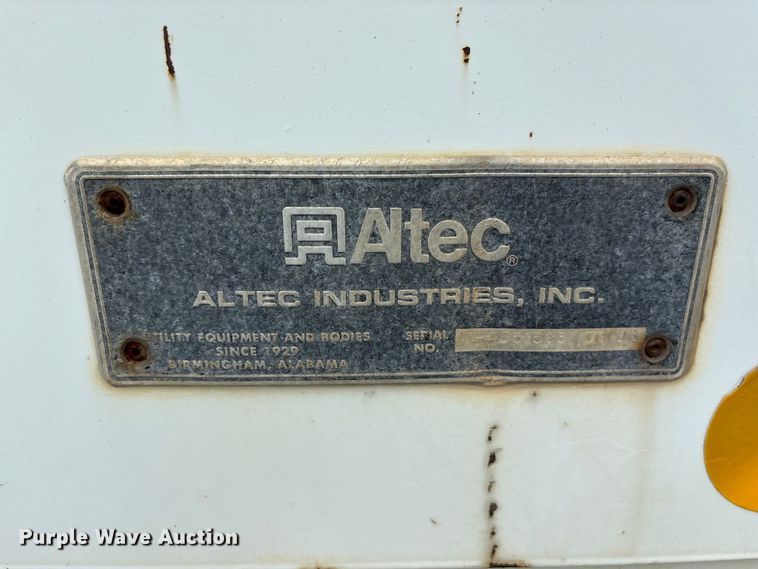 image for item YA3107 2006 Chevrolet C7500 cable placer bucket truck