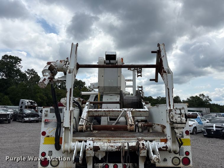 image for item YA3107 2006 Chevrolet C7500 cable placer bucket truck
