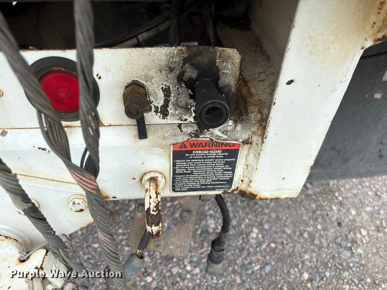 image for item YA3107 2006 Chevrolet C7500 cable placer bucket truck