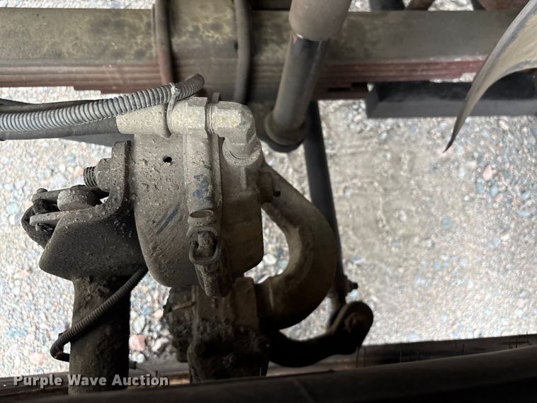 image for item YA3107 2006 Chevrolet C7500 cable placer bucket truck