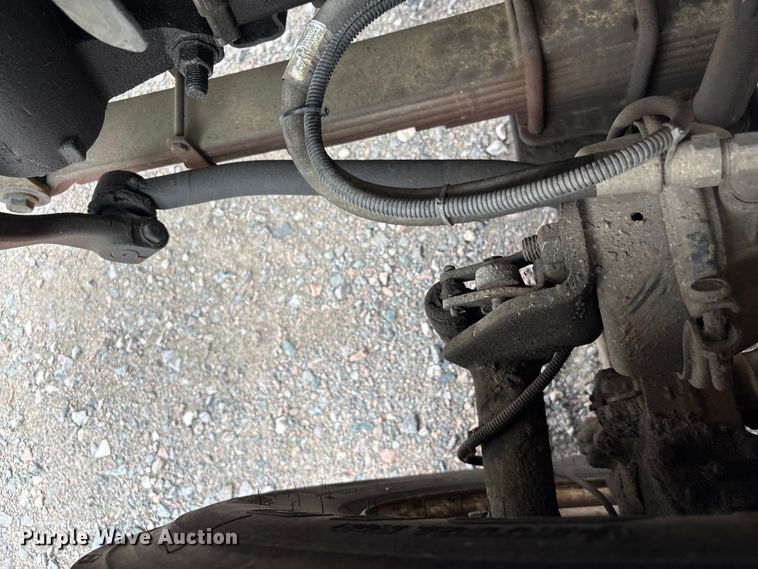 image for item YA3107 2006 Chevrolet C7500 cable placer bucket truck