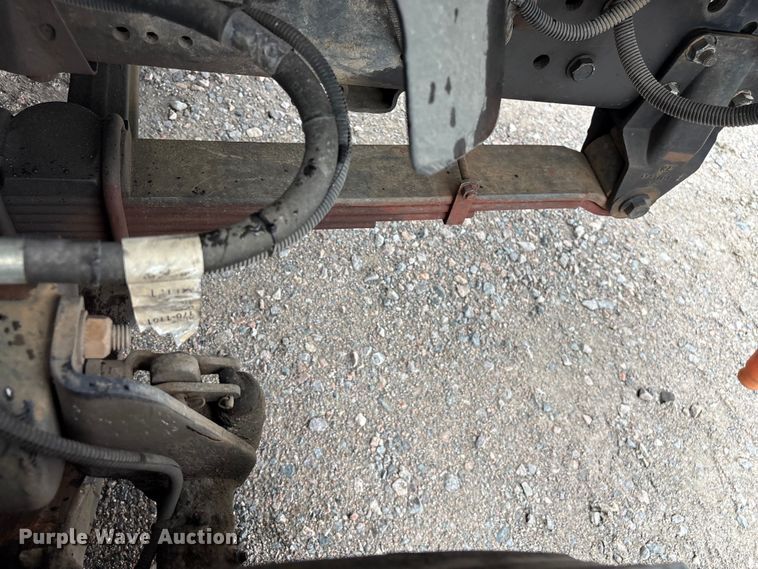 image for item YA3107 2006 Chevrolet C7500 cable placer bucket truck