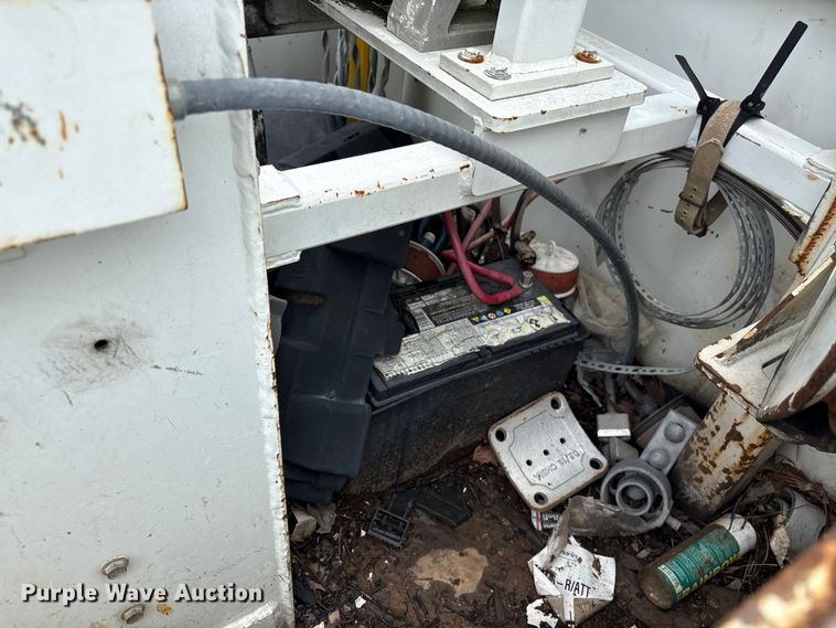 image for item YA3107 2006 Chevrolet C7500 cable placer bucket truck