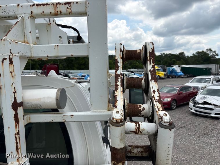 image for item YA3107 2006 Chevrolet C7500 cable placer bucket truck