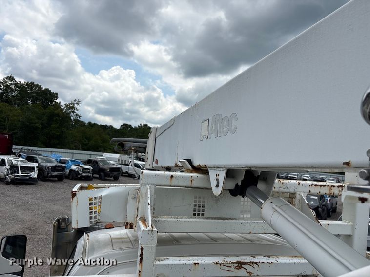 image for item YA3107 2006 Chevrolet C7500 cable placer bucket truck