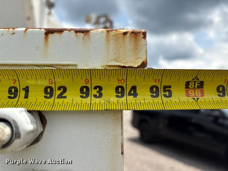 image for item YA3107 2006 Chevrolet C7500 cable placer bucket truck