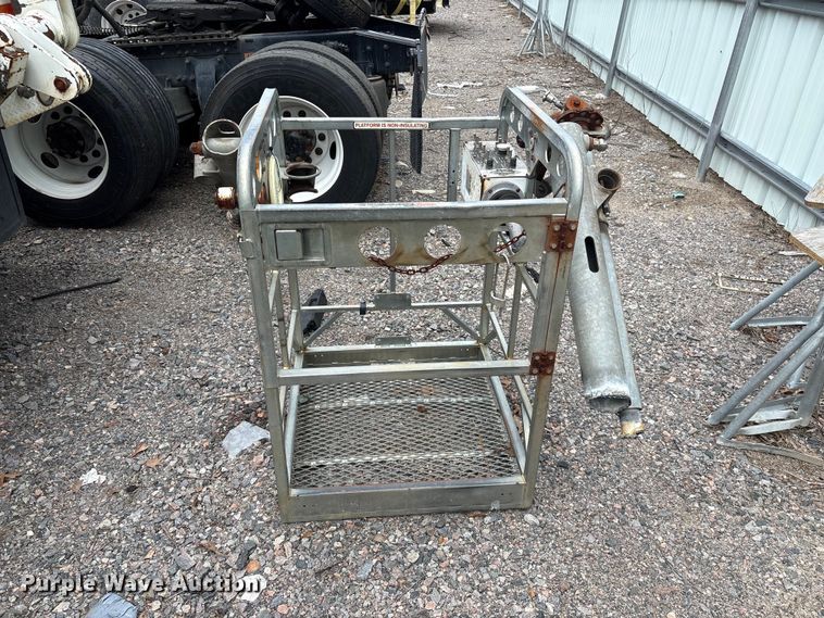image for item YA3107 2006 Chevrolet C7500 cable placer bucket truck