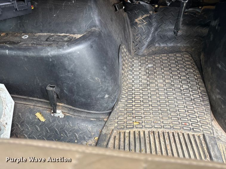 image for item YA3107 2006 Chevrolet C7500 cable placer bucket truck