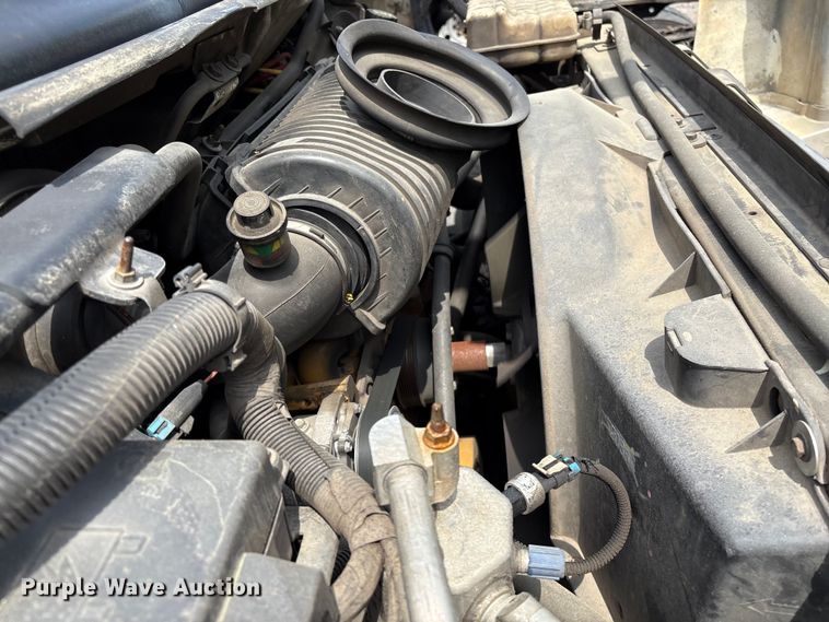 image for item YA3107 2006 Chevrolet C7500 cable placer bucket truck