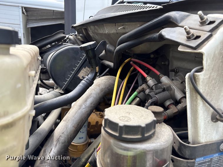 image for item YA3107 2006 Chevrolet C7500 cable placer bucket truck