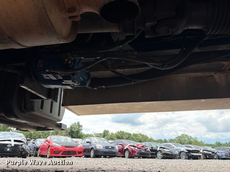 image for item YA3107 2006 Chevrolet C7500 cable placer bucket truck