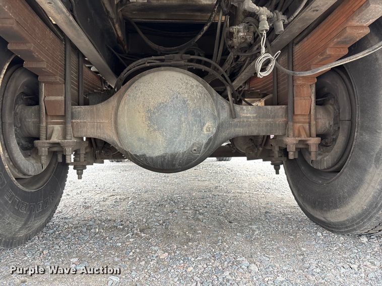 image for item YA3107 2006 Chevrolet C7500 cable placer bucket truck