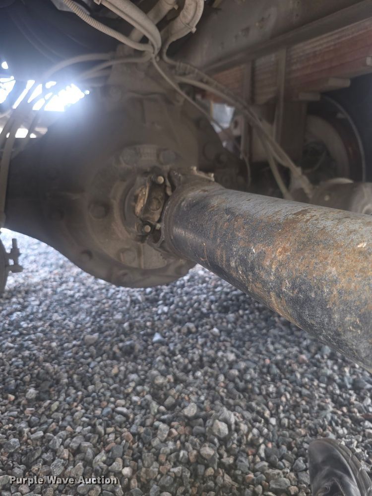 image for item YA3123 2007 GMC C8500 digger derrick truck