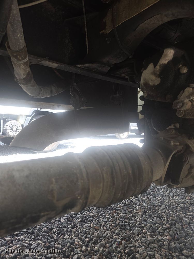 image for item YA3123 2007 GMC C8500 digger derrick truck