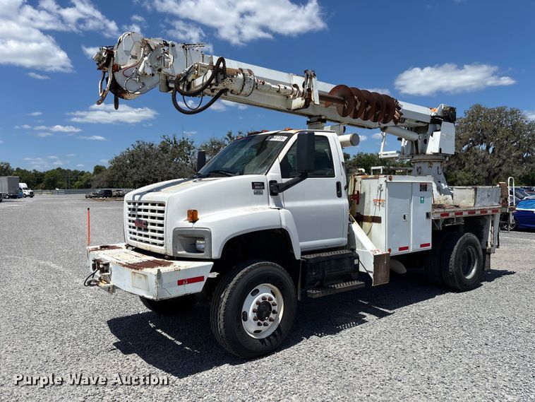 image for item YA3125 2007 GMC C8500 digger derrick truck