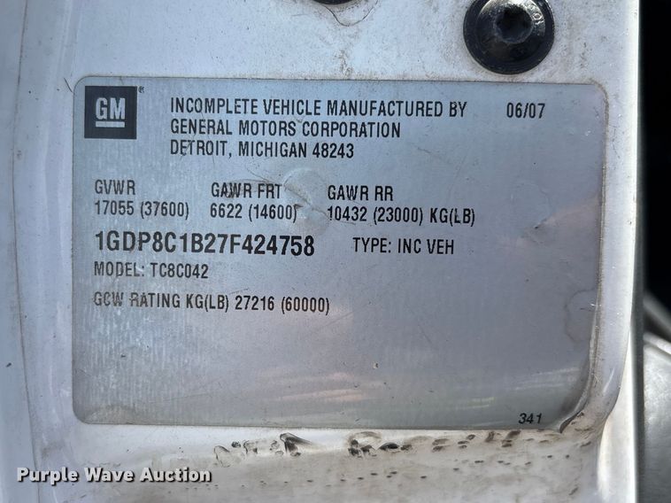 image for item YA3125 2007 GMC C8500 digger derrick truck