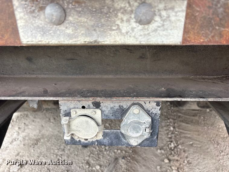 image for item YA3305 2009 Ford F750 Super Duty chipper truck