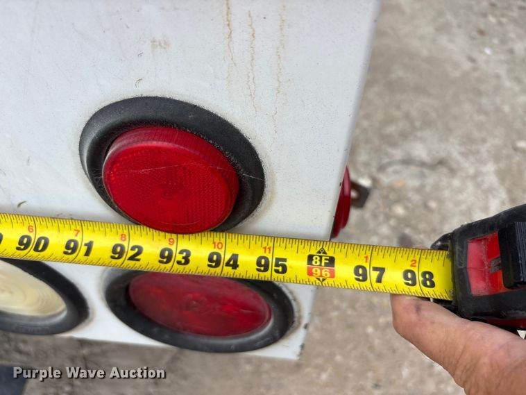 image for item YA3305 2009 Ford F750 Super Duty chipper truck