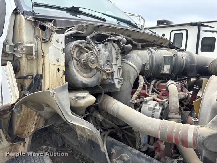image for item YA3305 2009 Ford F750 Super Duty chipper truck