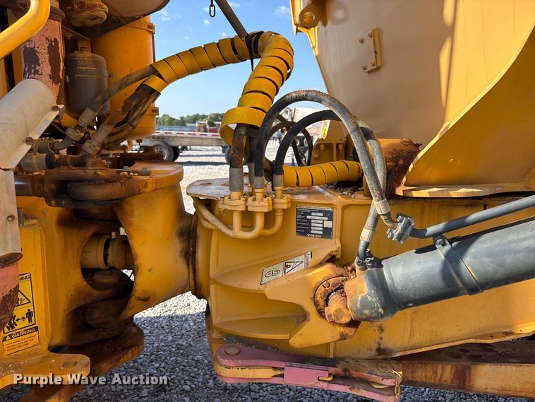 image for item YA3422 2003 Volvo A30D articulated haul truck