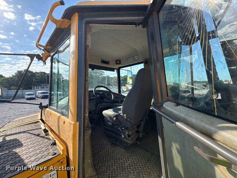 image for item YA3422 2003 Volvo A30D articulated haul truck