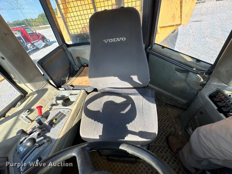 image for item YA3422 2003 Volvo A30D articulated haul truck