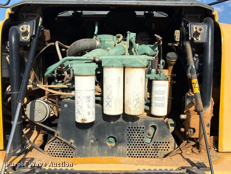 image for item YA3422 2003 Volvo A30D articulated haul truck