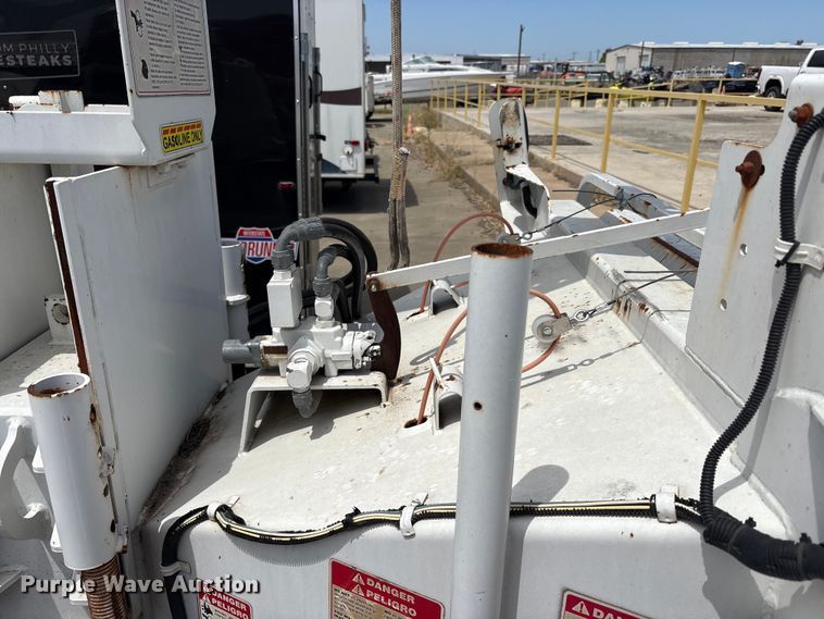 image for item YA3530 2015 Bandit 200UC wood chipper