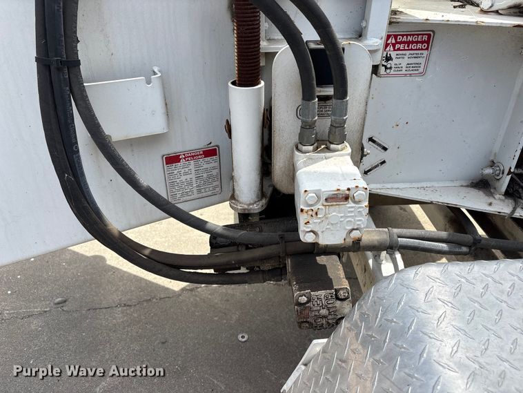 image for item YA3530 2015 Bandit 200UC wood chipper