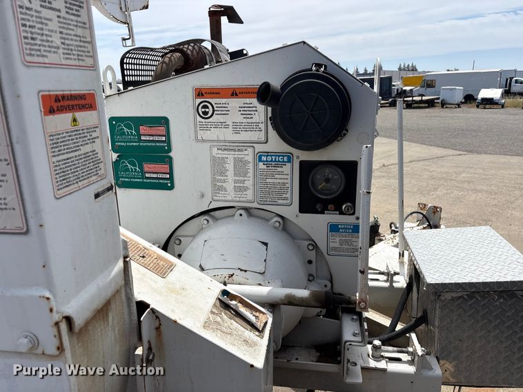 image for item YA3530 2015 Bandit 200UC wood chipper