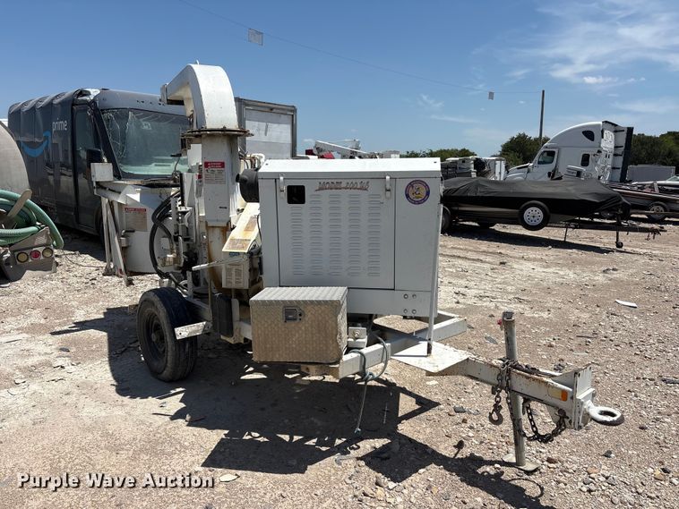 image for item YA3536 2014 Bandit 200UC wood chipper