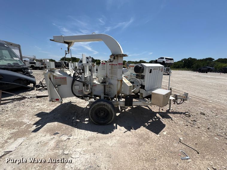 image for item YA3536 2014 Bandit 200UC wood chipper
