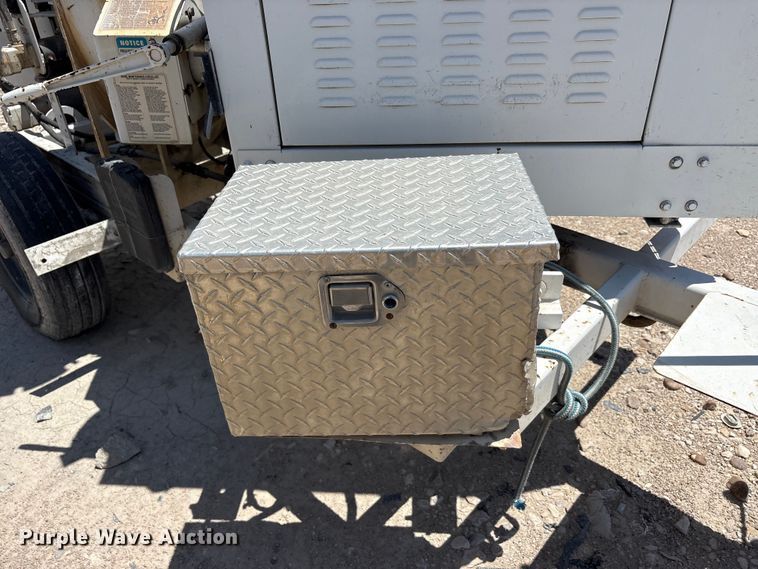 image for item YA3536 2014 Bandit 200UC wood chipper