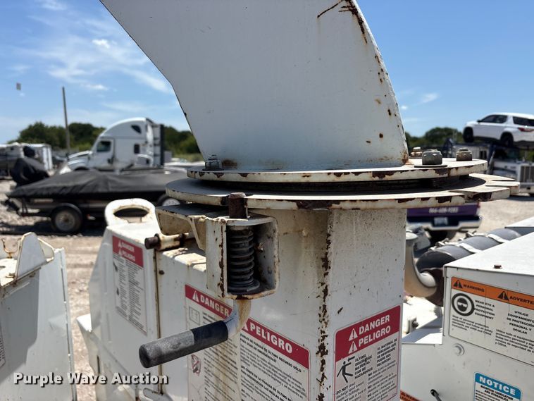 image for item YA3536 2014 Bandit 200UC wood chipper