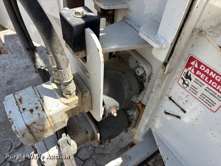 image for item YA3536 2014 Bandit 200UC wood chipper
