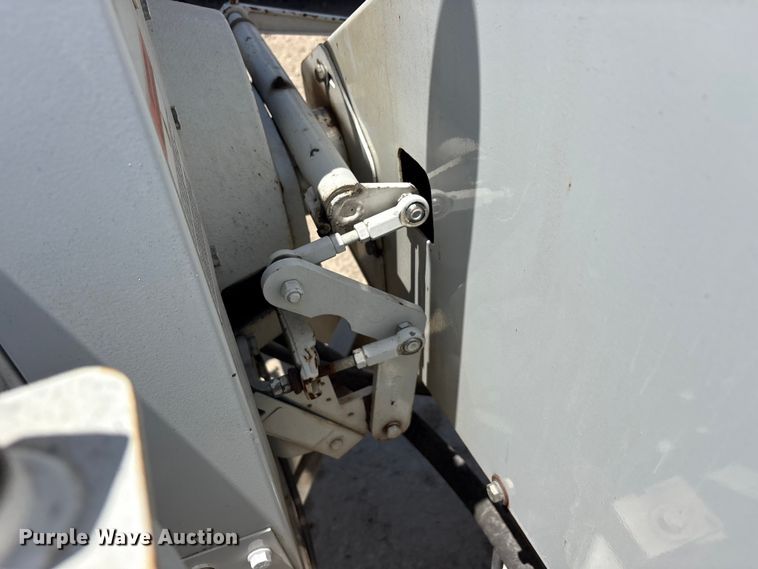 image for item YA3536 2014 Bandit 200UC wood chipper