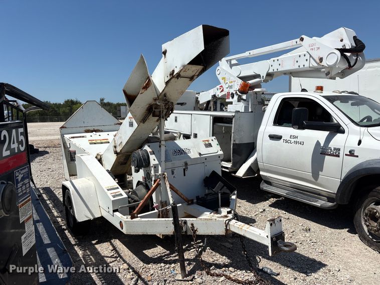 image for item YA3537 2006 Woodchuck wood chipper